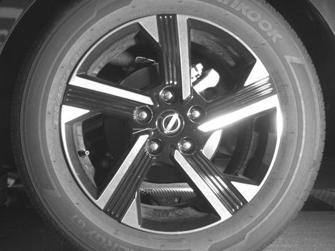 Used 2025 Nissan Sentra SV image 14