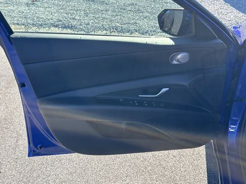 Used 2024 Hyundai Elantra SEL image 13