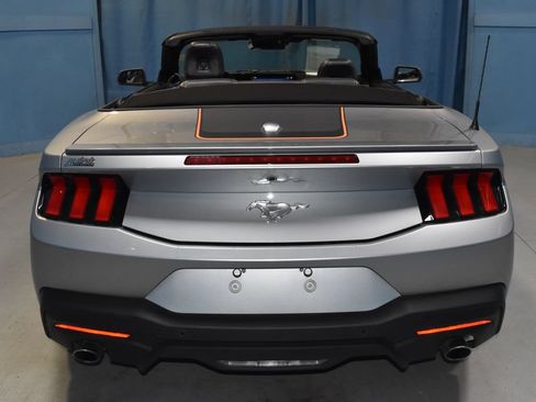 Used 2025 Ford Mustang Premium RWD image 24