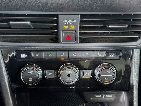 Used 2024 Volkswagen Jetta SE image 23