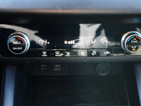 Used 2024 Mitsubishi Outlander ES image 18