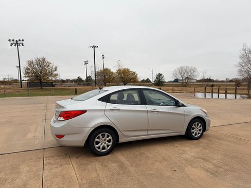 Used 2013 Hyundai Accent GLS FWD image 20