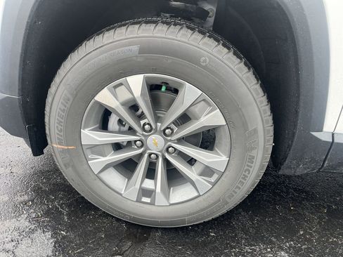 New 2026 Chevrolet Equinox LT w/ Safety and Technology Package AWD/4WD image 19