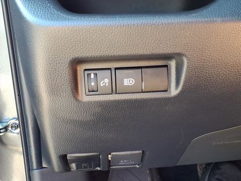 Used 2023 Toyota RAV4 XLE image 30