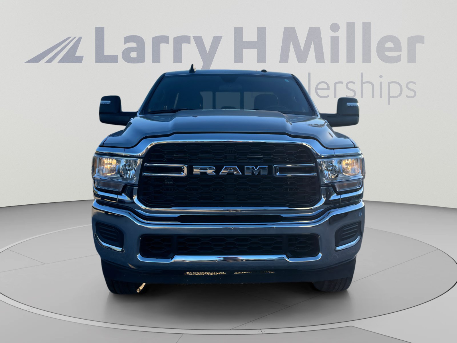 Used 2024 RAM 2500 Tradesman w/ Chrome Appearance Group AWD/4WD image 8