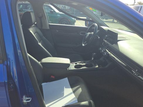 Used 2023 Honda Civic Touring image 9