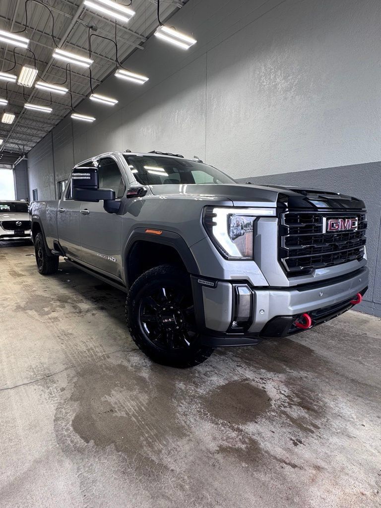 Used 2024 GMC Sierra 2500 AT4 w/ AT4 Premium Plus Package AWD/4WD image 2