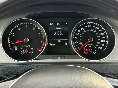 Used 2016 Volkswagen Golf S image 28