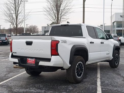 Used 2024 Toyota Tacoma TRD Off-Road image 5