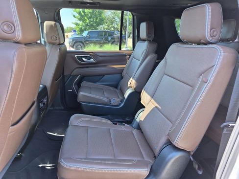 Used 2023 Chevrolet Suburban High Country AWD/4WD image 34