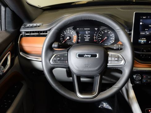 Used 2023 Jeep Compass Limited AWD/4WD image 13