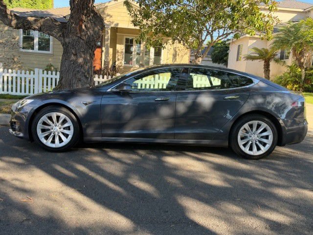 Used 2016 Tesla Model S 70 RWD image 4