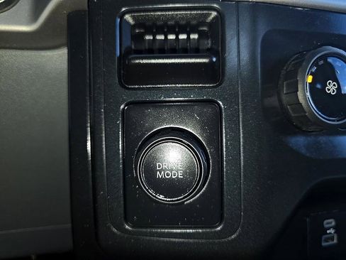 Used 2022 Ford F150 XL image 19