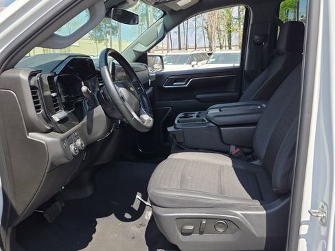 Used 2025 Chevrolet Silverado 1500 LT image 5