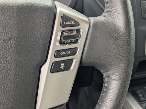 Used 2023 Nissan Titan SV w/ SV Convenience Package image 18