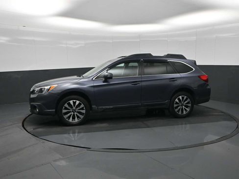 Used 2017 Subaru Outback 2.5i Limited image 4