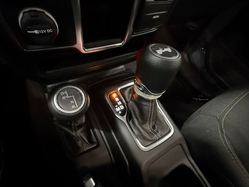 Used 2024 Jeep Wrangler Sport image 31