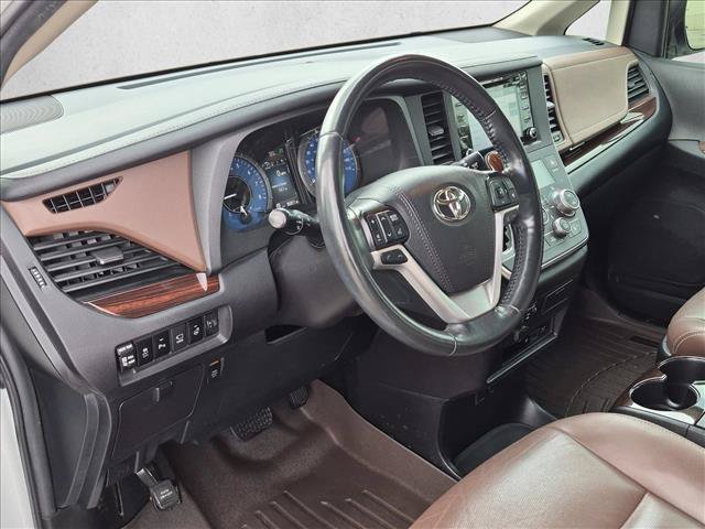 Used 2019 Toyota Sienna Limited Premium FWD image 10