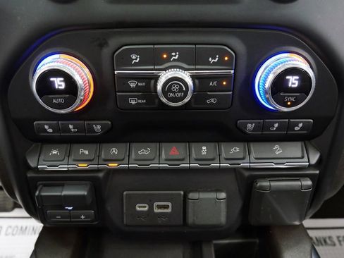 Used 2021 GMC Sierra 1500 Denali w/ Driver Alert Package II AWD/4WD image 29