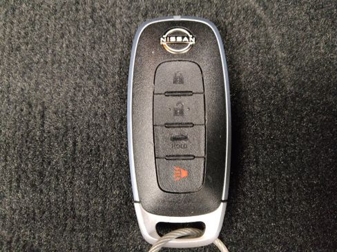 Used 2025 Nissan Sentra S FWD image 32