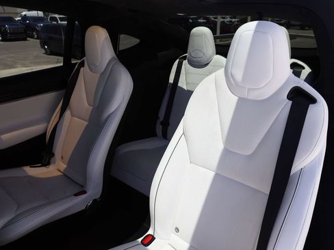 Used 2022 Tesla Model X Plaid AWD/4WD image 16