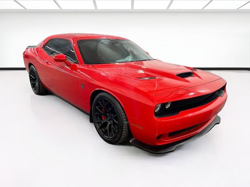 Used 2015 Dodge Challenger SRT Hellcat image 3