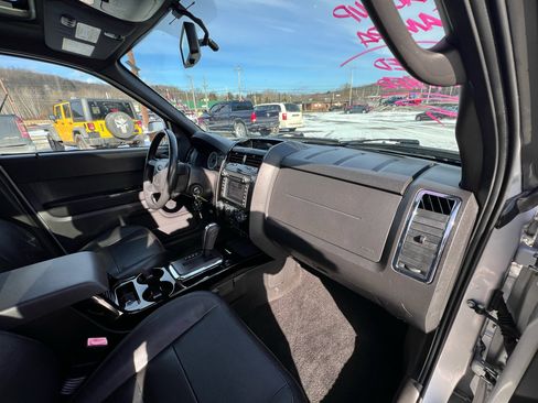 Used 2011 Ford Escape Limited w/ 302A Rapid Spec Order Code image 26