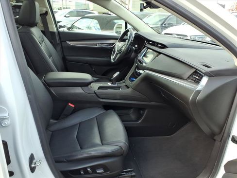 Used 2019 Cadillac XT5 Luxury image 36