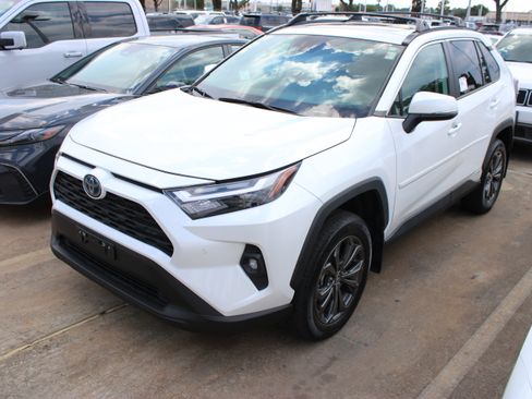 Used 2024 Toyota RAV4 XLE Premium w/ Weather Package AWD/4WD image 5