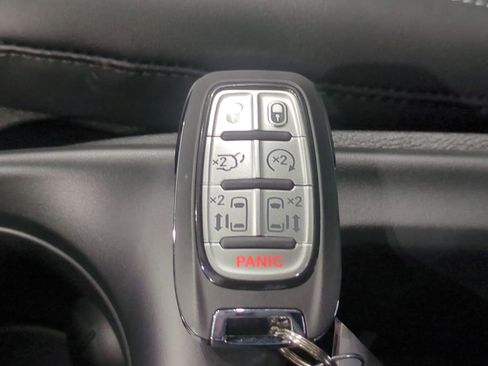 New 2026 Chrysler Pacifica Select image 31