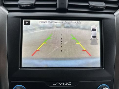 Used 2019 Ford Fusion SE image 25