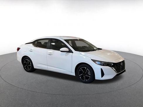 Used 2025 Nissan Sentra SV image 2