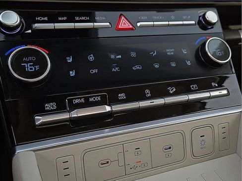 Used 2025 Hyundai Santa Fe Calligraphy image 16