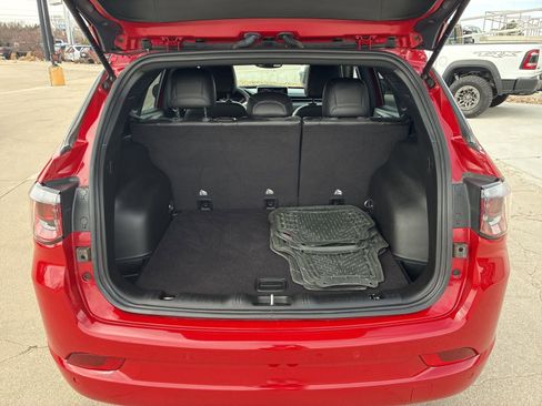 Used 2024 Jeep Compass Limited image 5