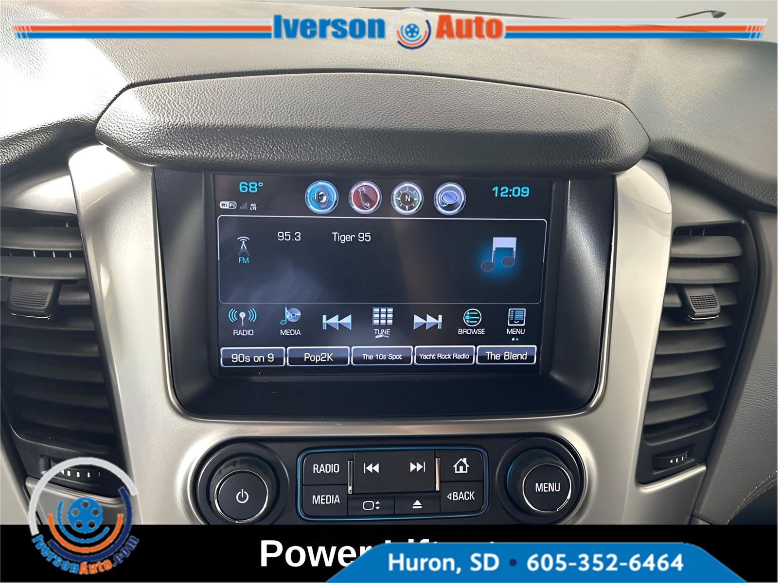 Used 2020 Chevrolet Suburban LT w/ Max Trailering Package AWD/4WD image 21