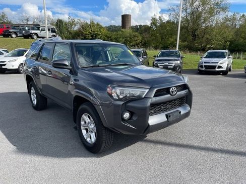 Used 2018 Toyota 4Runner SR5 image 2