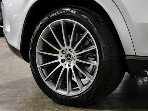 Used 2021 Mercedes-Benz GLE 450 4MATIC w/ AMG Line Exterior image 49