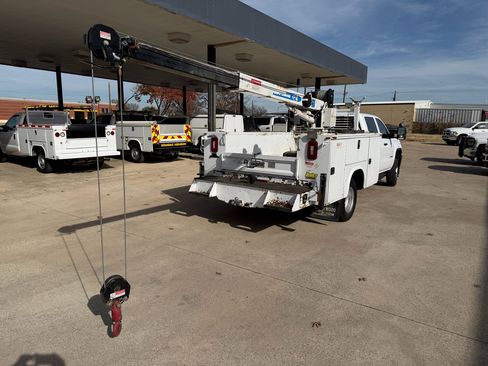 Used 2019 GMC Sierra 3500 4x4 Crew Cab w/ Sierra Convenience Package image 32