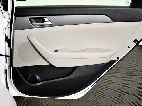 Used 2015 Hyundai Sonata SE image 36