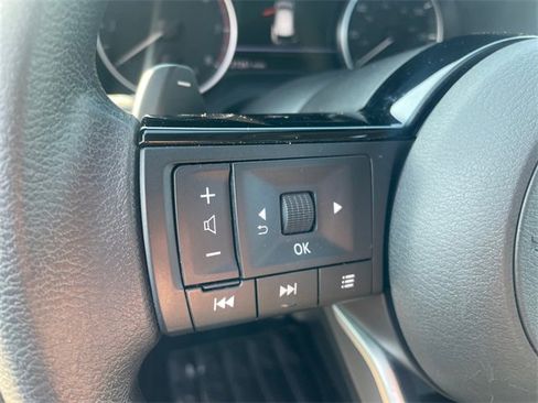 Used 2023 Nissan Rogue SV image 19
