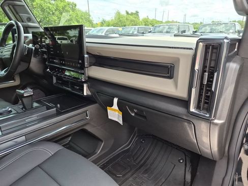 New 2026 GMC Hummer EV 4x4 Crew Cab image 39