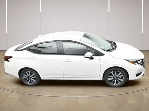Certified 2025 Nissan Versa SV w/ Trunk Package FWD image 30