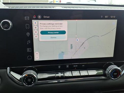 Used 2025 GMC Canyon Elevation image 21