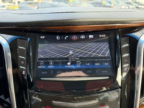 Used 2017 Cadillac Escalade Premium Luxury image 43