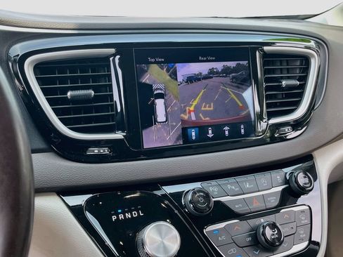 Used 2020 Chrysler Pacifica Touring-L Plus w/ Advanced Safetytec Group FWD image 14