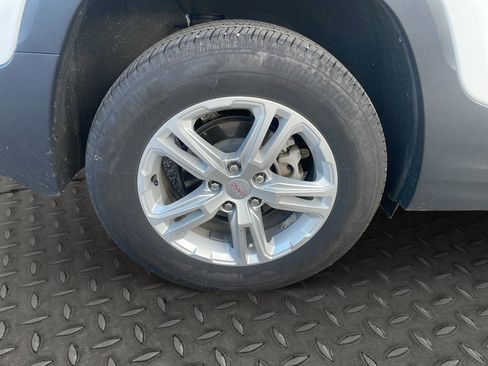 Certified 2024 GMC Terrain SLE image 22