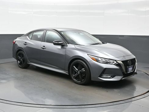 Used 2023 Nissan Sentra SR w/ Electronics Package FWD image 8