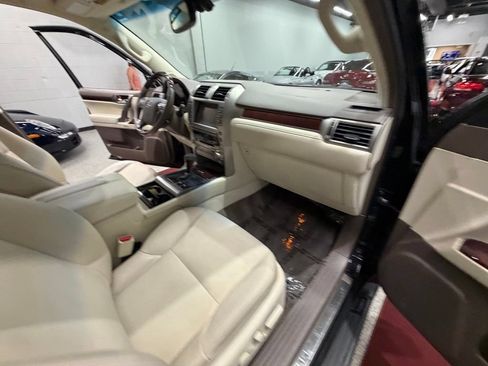 Used 2017 Lexus GX 460 Premium AWD/4WD image 33