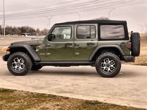 Used 2021 Jeep Wrangler Unlimited Rubicon w/ Cold Weather Group image 4