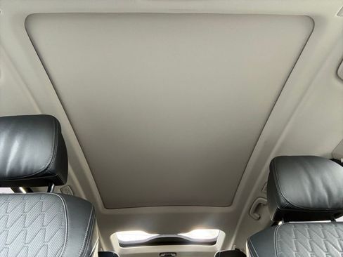 Used 2021 BMW X7 xDrive40i w/ Premium Package image 59